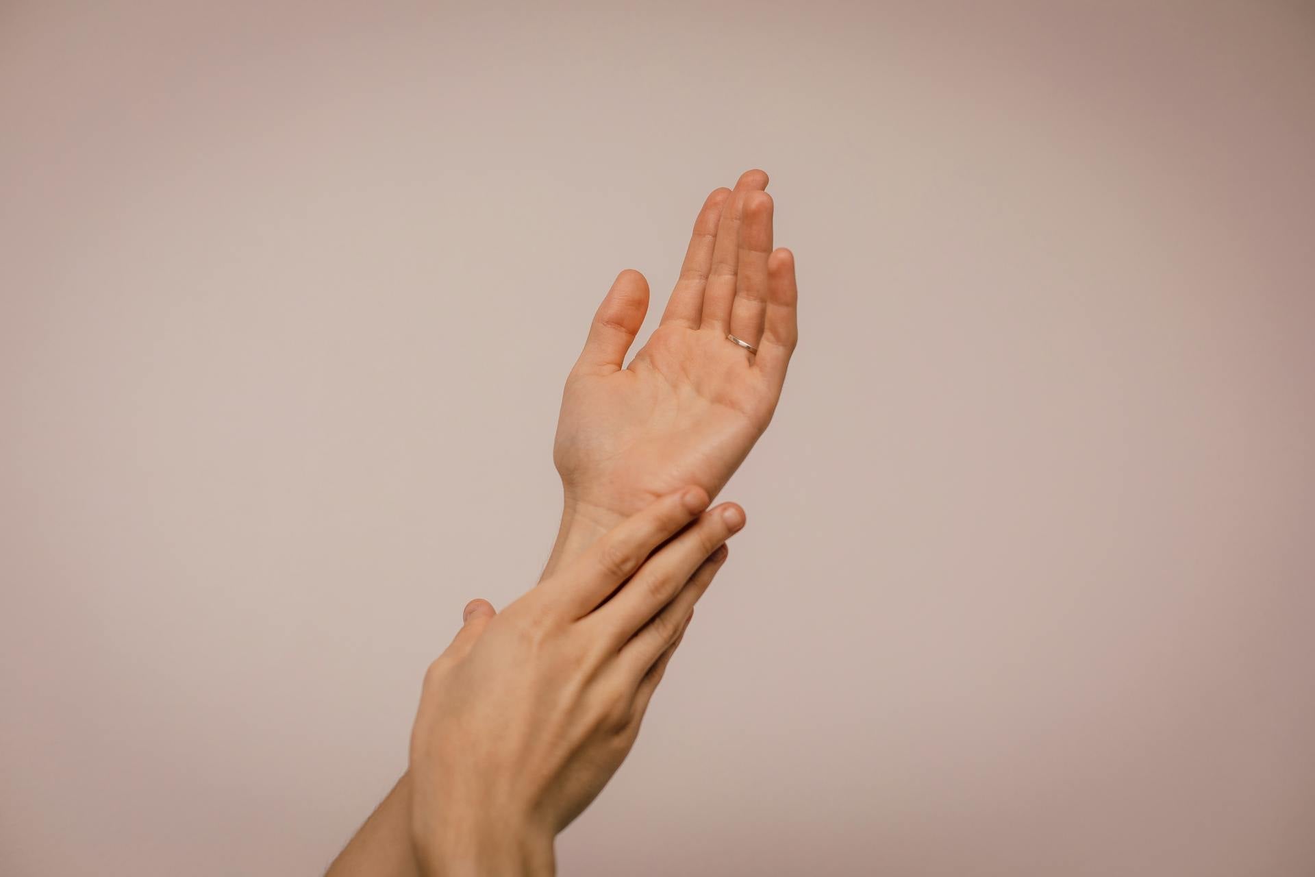 Come Ringiovanire la Pelle in Modo Naturale: il Metodo Naturelle per un’Anti-Age Routine Efficace